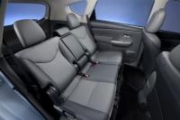 Интерьер Toyota Prius V